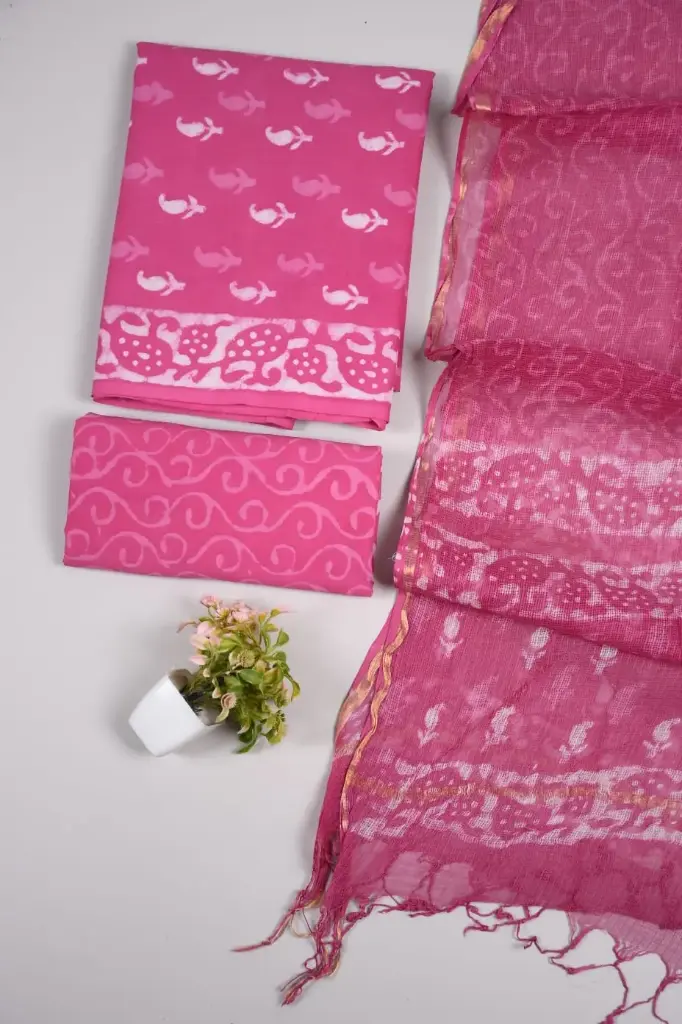 👉  Pure Cotton Suit with Kota Doria Dupatta Hand Block Printed Top        : 2.5 mtr ( Cotton ) Bottom  : 2.5 mtr ( Cotton ) Dupatta : 2.5 mtr ( Kota Doria )