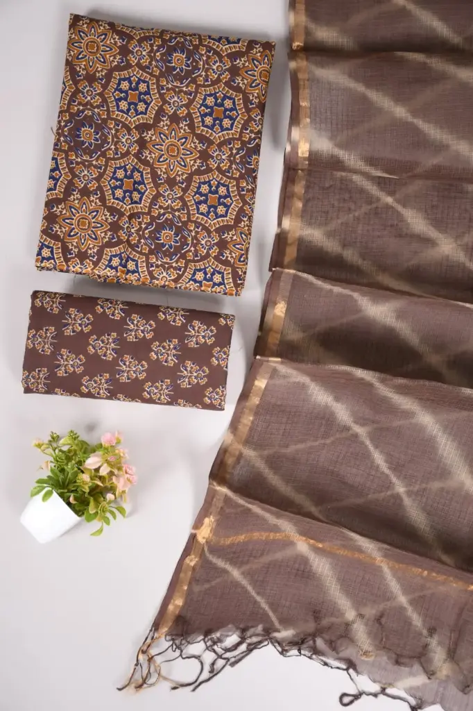 👉  Pure Cotton Suit with Kota Doria Dupatta Hand Block Printed Top        : 2.5 mtr ( Cotton ) Bottom  : 2.5 mtr ( Cotton ) Dupatta : 2.5 mtr ( Kota Doria )