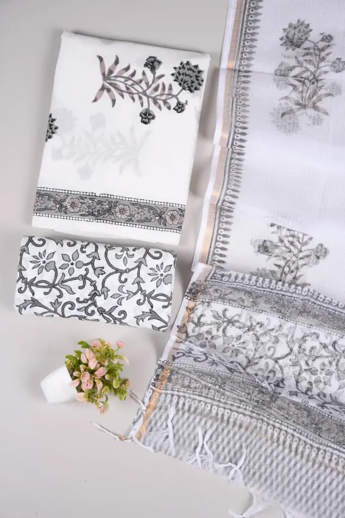 👉  Pure Cotton Suit with Kota Doria Dupatta Hand Block Printed Top        : 2.5 mtr ( Cotton ) Bottom  : 2.5 mtr ( Cotton ) Dupatta : 2.5 mtr ( Kota Doria )