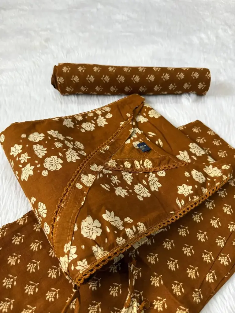 Summer Collection three piece suit in our traditional printed cotton kurti pant and printed dupatta🥰_  Premium QUALITY 👗 FABRICS Neck pattern Angrakha style 👗 Type -  kurti straight Side cut (43) Pant With Pocket(38)  Dupatta (2.3m)    📏  Size (M 38)(L 40) (XL 42)(XXL 44)