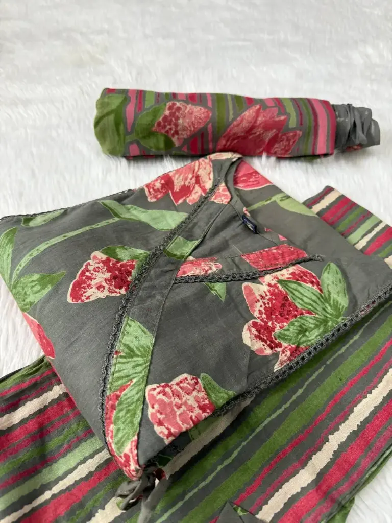 Summer Collection three piece suit in our traditional printed cotton kurti pant and printed dupatta🥰_  Premium QUALITY 👗 FABRICS Neck pattern Angrakha style 👗 Type -  kurti straight Side cut (43) Pant With Pocket(38)  Dupatta (2.3m)    📏  Size (M 38)(L 40) (XL 42)(XXL 44)