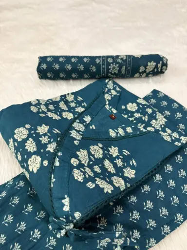 Summer Collection three piece suit in our traditional printed cotton kurti pant and printed dupatta🥰_  Premium QUALITY 👗 FABRICS Neck pattern Angrakha style 👗 Type -  kurti straight Side cut (43) Pant With Pocket(38)  Dupatta (2.3m)    📏  Size (M 38)(L 40) (XL 42)(XXL 44)  PRICE