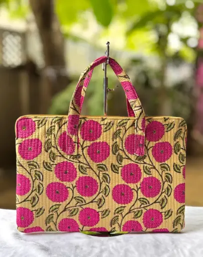👉 Laptop Bags Beautiful quilted hand block printed Single partition One inside pocket High quality canvas fabric inside lining Size : 11.5"X17  👉 Shipping Free in India