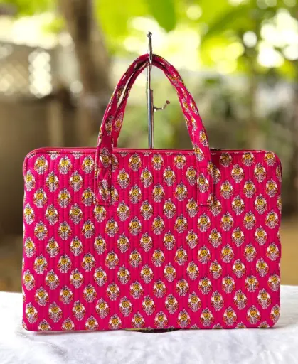 👉 Laptop Bags Beautiful quilted hand block printed Single partition One inside pocket High quality canvas fabric inside lining Size : 11.5"X17  👉 Shipping Free in India