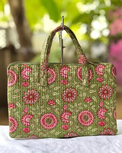 👉 Laptop Bags Beautiful quilted hand block printed Single partition One inside pocket High quality canvas fabric inside lining Size : 11.5"X17  👉 Shipping Free in India