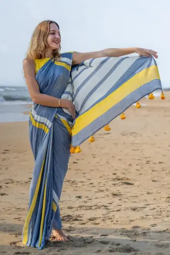 👉 Pure Khadi Cotton Bar Saree  Fabric : khadi Cotton Saree   : 5.5 Meters Blouse  : 0.90 Meter ( Running )
