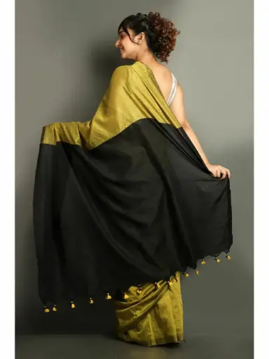 👉 Pure Khadi Cotton Bar Saree  Fabric : khadi Cotton Saree   : 5.5 Meters Blouse  : 0.90 Meter ( Running )