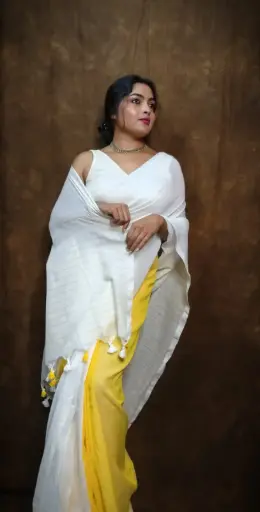 👉 Pure Khadi Cotton Bar Saree  Fabric : khadi Cotton Saree   : 5.5 Meters Blouse  : 0.90 Meter ( Running )