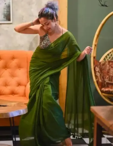 👉 Pure Khadi Cotton Bar Saree  Fabric : khadi Cotton Saree   : 5.5 Meters Blouse  : 0.90 Meter ( Running )