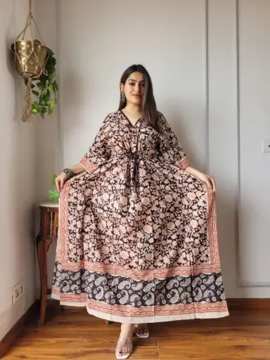 👉 Pure Cotton Kaftan  Hand Block Printed 100% Pure cotton  Free Size up 36 to 52   Length : 52 inch   👉 Shipping Free Within India