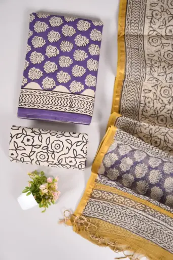 👉  Pure Cotton Suit with Kota Doria Dupatta Hand Block Printed Top        : 2.5 mtr ( Cotton ) Bottom  : 2.5 mtr ( Cotton ) Dupatta : 2.5 mtr ( Kota Doria )
