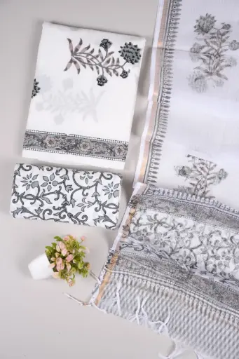 👉  Pure Cotton Suit with Kota Doria Dupatta Hand Block Printed Top        : 2.5 mtr ( Cotton ) Bottom  : 2.5 mtr ( Cotton ) Dupatta : 2.5 mtr ( Kota Doria )