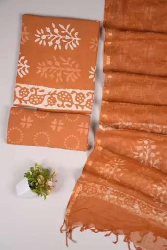 👉  Pure Cotton Suit with Kota Doria Dupatta Hand Block Printed Top        : 2.5 mtr ( Cotton ) Bottom  : 2.5 mtr ( Cotton ) Dupatta : 2.5 mtr ( Kota Doria )