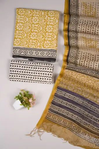 👉  Pure Cotton Suit with Kota Doria Dupatta Hand Block Printed Top        : 2.5 mtr ( Cotton ) Bottom  : 2.5 mtr ( Cotton ) Dupatta : 2.5 mtr ( Kota Doria )