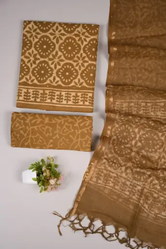 👉  Pure Cotton Suit with Kota Doria Dupatta Hand Block Printed Top        : 2.5 mtr ( Cotton ) Bottom  : 2.5 mtr ( Cotton ) Dupatta : 2.5 mtr ( Kota Doria )