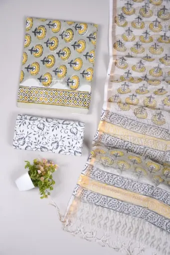 👉  Pure Cotton Suit with Kota Doria Dupatta Hand Block Printed Top        : 2.5 mtr ( Cotton ) Bottom  : 2.5 mtr ( Cotton ) Dupatta : 2.5 mtr ( Kota Doria )