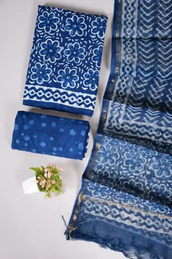 👉  Pure Cotton Suit with Kota Doria Dupatta Hand Block Printed Top        : 2.5 mtr ( Cotton ) Bottom  : 2.5 mtr ( Cotton ) Dupatta : 2.5 mtr ( Kota Doria )