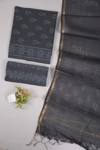 👉  Pure Cotton Suit with Kota Doria Dupatta Hand Block Printed Top        : 2.5 mtr ( Cotton ) Bottom  : 2.5 mtr ( Cotton ) Dupatta : 2.5 mtr ( Kota Doria )